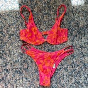 NEVER WORN Hollister Bathing Suit